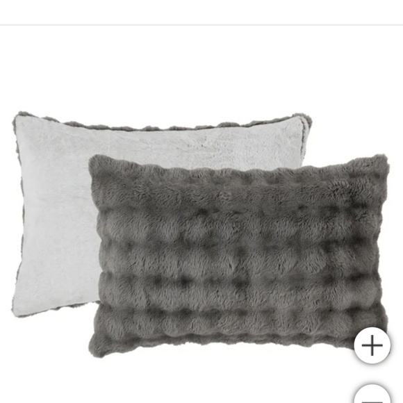 (5)Frye faux-fur comforter set - Picture 6 of 7